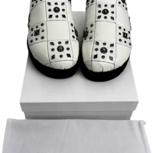 Shoes trendy design